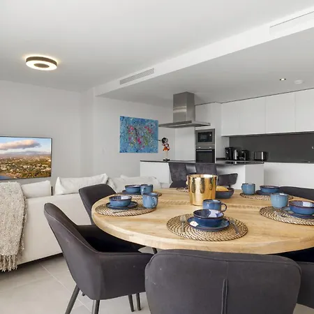 Casa Luxe Oasis With Sea View Apartment *