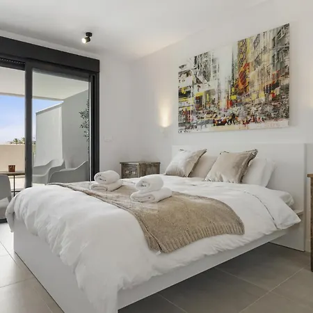 Casa Luxe Oasis With Sea View Apartment