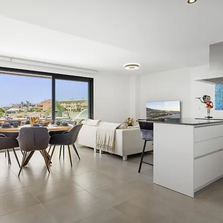 Casa Luxe Oasis With Sea View Apartment *